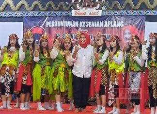 Sri Ruwiyati Gelar Pertunjukan Kesenian Aplang di Desa Kemranggon
