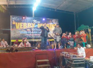 Subagyo Resmikan Pengaspalan Jalan Lingkungan Desa Bantar