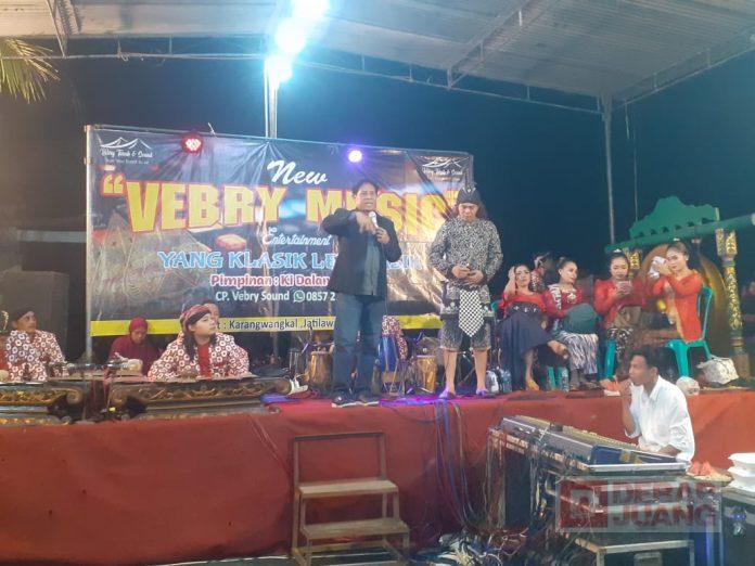 Subagyo Resmikan Pengaspalan Jalan Lingkungan Desa Bantar(2)