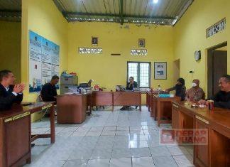 Rober Beri Solusi Atas Keluhan Perangkat Desa Kwadungan