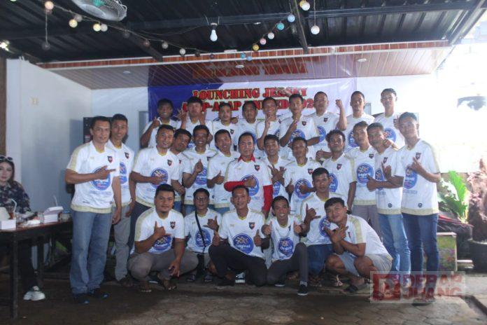 Begini, Keseruan Zaenudin Resmikan Jersey Bola Alap-alap United