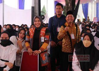Beri Semangat 894 Peserta, Mbak Etik Tinjau Tes CAT PPPK Blora