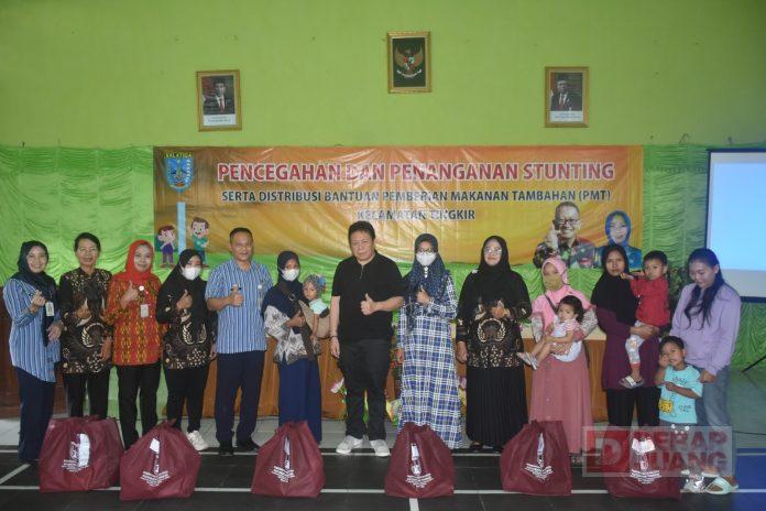 Bung Dance Serahkan Bantuan PMT Dalam Upaya Pencegahan Stunting di Kecamatan Tingkir
