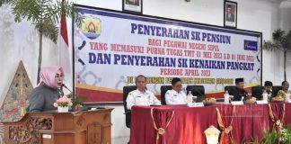 Bupati Grobogan Serahkan SK Kenaikan Pangkat pada 505 PNS