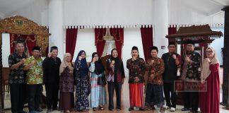 Bupati Tiwi Berangkatkan Umrah Lima Warga Purbalingga