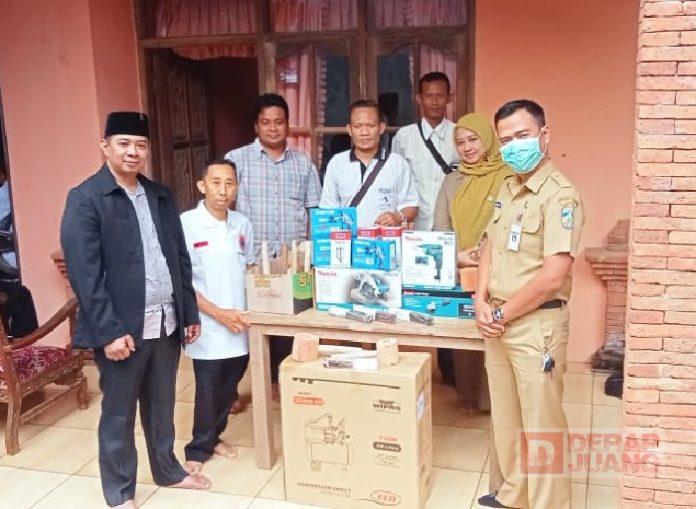 Dorong Kemandirian Wirausaha Difabel, Aa Ipunk Berikan Pelatihan Mebel