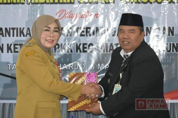 Hadiri Serah Terima Jabatan Camat Tanggungharjo, Sri Sumarni Tekankan Sinergitas
