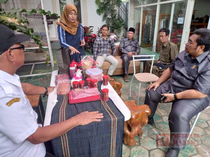 Kunjungi Balai Olahan Kecombrang Kesugihan, Purwanto Harap Bisa Tembus Pasar Eropa(2)