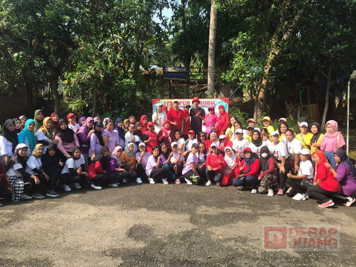 Mas Agung Ajak Masyarakat Susur Sungai Jembatan Linggamas Senam Bersama