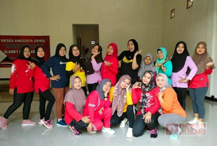 Minggu Pagi, Nur Ajidah Senam SICITA Bersama Emak-emak