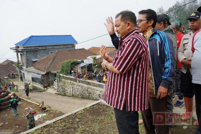 Ngesti Nugraha Tinjau Longsor di Dusun Thekelan