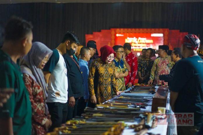 Pameran Keris dan Lukisan, Sri Sumarni Harapkan Masyarakat Grobogan Rawat Warisan Luhur