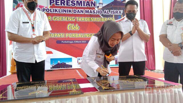 Resmikan Poli Baru, Bupati Tiwi Minta Layanan RSUD dr. R. Goetheng Taroenadibrata Dijaga