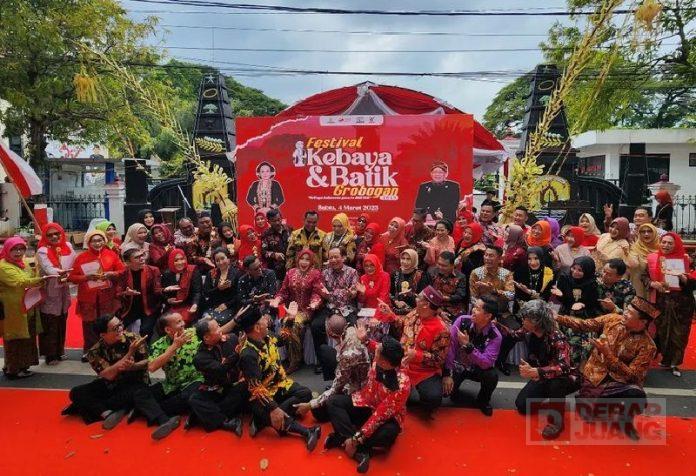Sri Sumarni Kenalkan Batik dan Kebaya Grobogan Goes To UNESCO