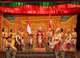 Sri Sumarni Perankan Lakon Ratu pada Gelaran Sandiwara Ketoprak