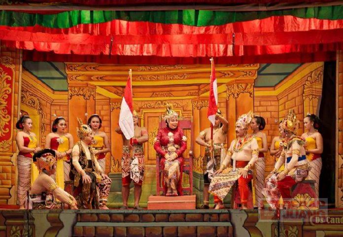 Sri Sumarni Perankan Lakon Ratu pada Gelaran Sandiwara Ketoprak