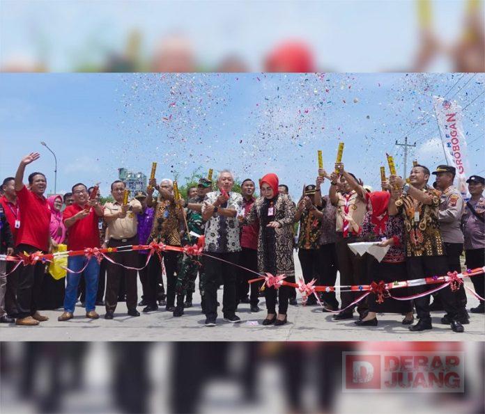 Sri Sumarni Resmikan Jalan Jalur Semen Grobogan