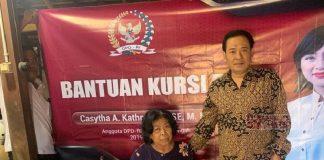 Suyanto Salurkan Bantuan Kursi Roda dari Mbak Casytha