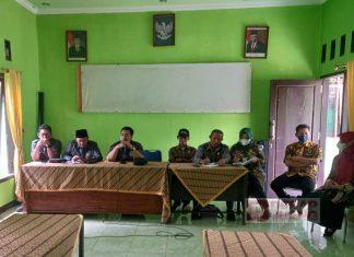 Tinjau Kelompok Tani Milenial Kedungreja, Purwanto: Berikan Ide Kreatif Kalian