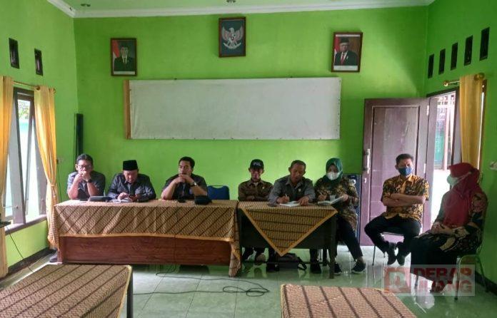 Tinjau Kelompok Tani Milenial Kedungreja, Purwanto Berikan Ide Kreatif Kalian