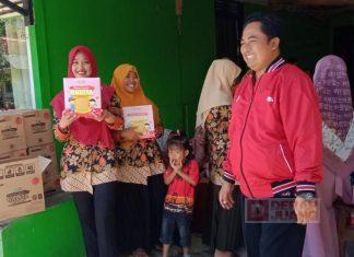 Upaya Cegah Stunting, KomandanTe Pujiyono Bagikan MPASI Kepada Warga Sidaurip