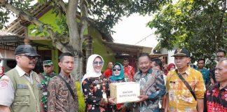 Sri Mulyani Tinjau Langsung Warga Terdampak Longsor