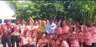 Kenedi Sambangi Komunitas Senam Kreasi Desa Binaannya