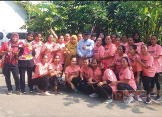 Kenedi Sambangi Komunitas Senam Kreasi Desa Binaannya