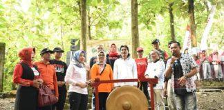 Ristawati Lepas Peserta Jalan Sehat Gebyar Sya’ban