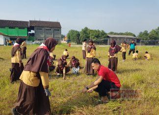 Aghus ZN Gotong Royong Kerja Bakti Bersama Warga Desa Gringsing