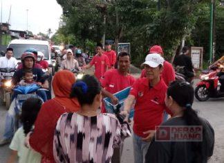 Adi Purwanto Bagikan Takjil dan Buka Puasa Bareng Repdem Kota Pekalongan