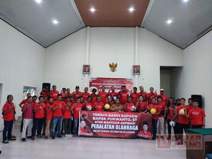 Berikan Bantuan Perlengkapan Olahraga Pemuda Majenang, Purwanto Disiplin Dan Giat Berlatih(2)