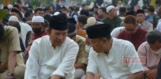 Bersama Bupati, Sadewo Salat Ied di Alun-alun Purwokerto