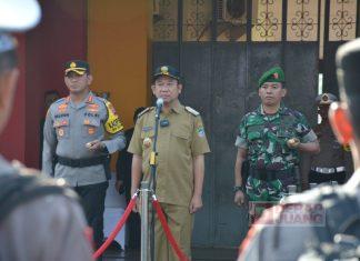 Bupati Husein Pimpin Apel Pasukan Operasi Ketupat Candi 2023
