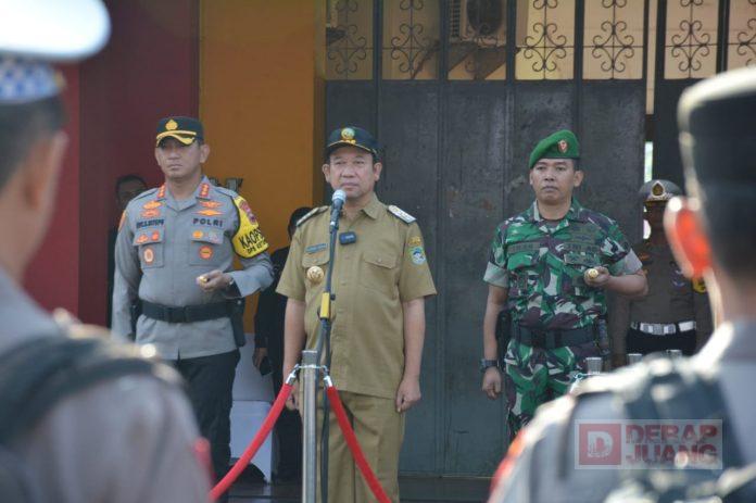Bupati Husein Pimpin Apel Pasukan Operasi Ketupat Candi 2023