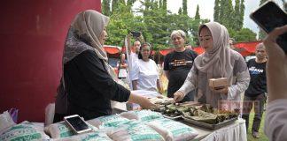 Bupati Tiwi: Yuk, Belanja di Bazar Ramadhan, Dijamin Lebih Murah