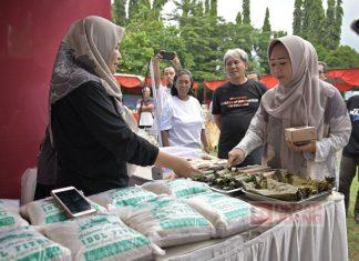 Bupati Tiwi: Yuk, Belanja di Bazar Ramadhan, Dijamin Lebih Murah