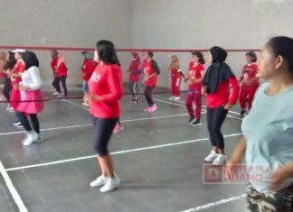 Dian Gelar Senam Bersama Paguyuban Senam Aerobik