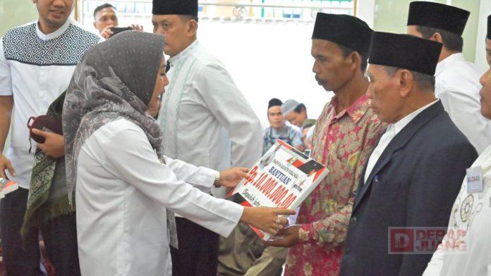 Dibutuhkan Warga Tlagayasa, Bupati Tiwi Bersedia Realisasi Gedung Pertemuan