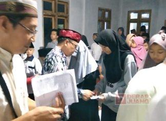 Eko Budi Santoso Santuni Anak Yatim di Desa Geyer Grobogan