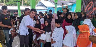 Mengisi Kegiatan Ramadhan, Mika Bagikan Takjil dan Santunan Anak Yatim Piatu