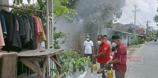 Momen Ramadan, Faisal Lakukan Fogging Untuk Cegah Penyakit Berbahaya
