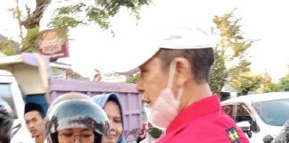 PAC Partai Pekalongan Barat Gotong Royong Bagikan Takjil Gratis