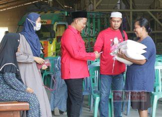 Peduli Masyarakat Ekonomi Lemah, Sudi Rustanto Bagikan Sembako