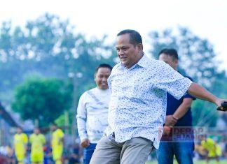 Riswadi Buka Turnamen Sepak Bola Kepala Desa Wuled Cup