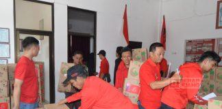 Sambut Lebaran Idul Fitri, Taufik Nurhidayat Bagikan Parcel Kepada Pengurus Partai