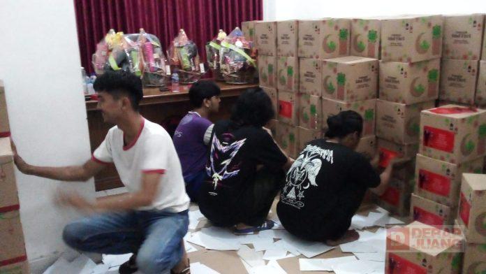 Semarak Idul Fitri, Taufik Nurhidayat Siapkan Parcel Lebaran