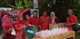 Semarak Ramadhan, Pujiyono Bagi Takjil di Gandrung Manis