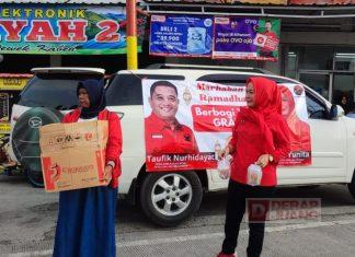 Srikandi Banteng Karangpucung Hiasi Ramadhan dengan Berbagi Takjil
