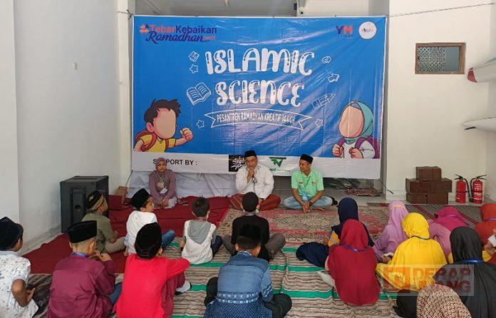 Tebar Kebahagiaan, Faisal Ajarkan Anak Yatim Pendidikan Akhlak